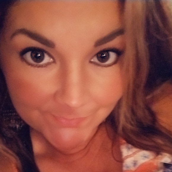 Meet your Posher, Josette - Picture 3 of 4